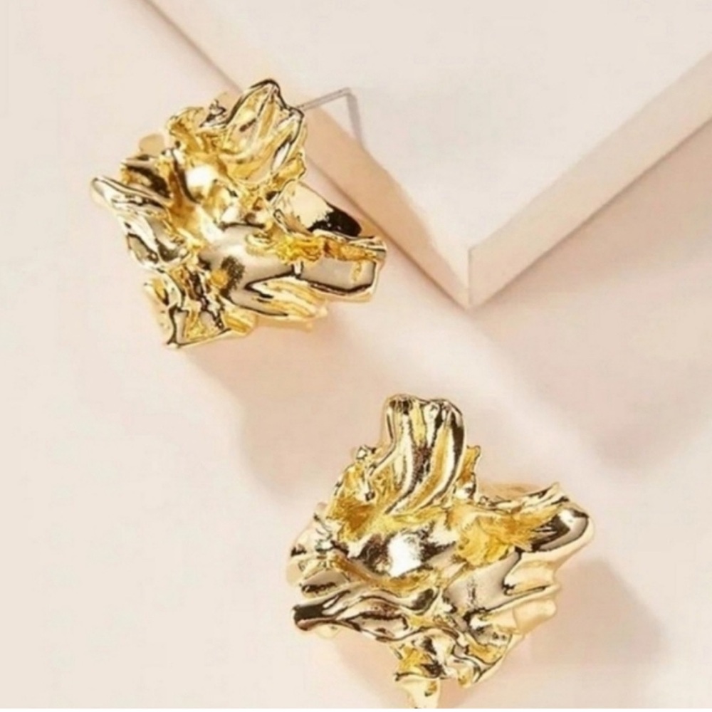NWT AMBER SCEATS Women's Amber Sceats Reese Sculptural 24K Gold Plated Earrings